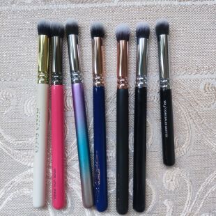 #142圆头遮瑕刷高光刷眼窝晕染刷短手柄化妆刷