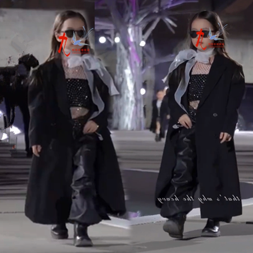 少儿模特舞台大赛儿童演出服T台走秀女童风衣礼服比赛儿童服装潮