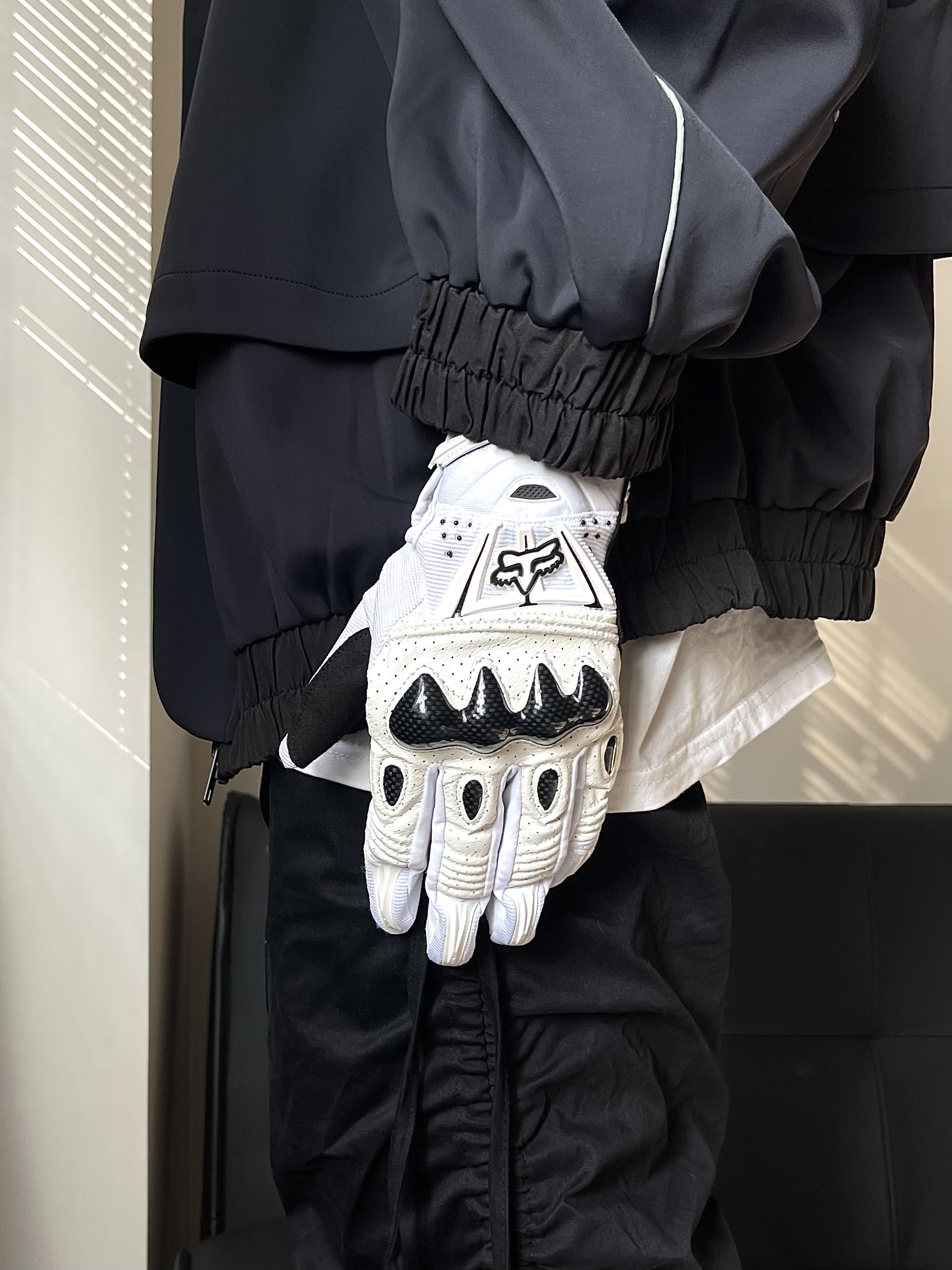 AMBULANCE 真皮重磅机车手套凹造型设计感真碳保护户外摩托车手套