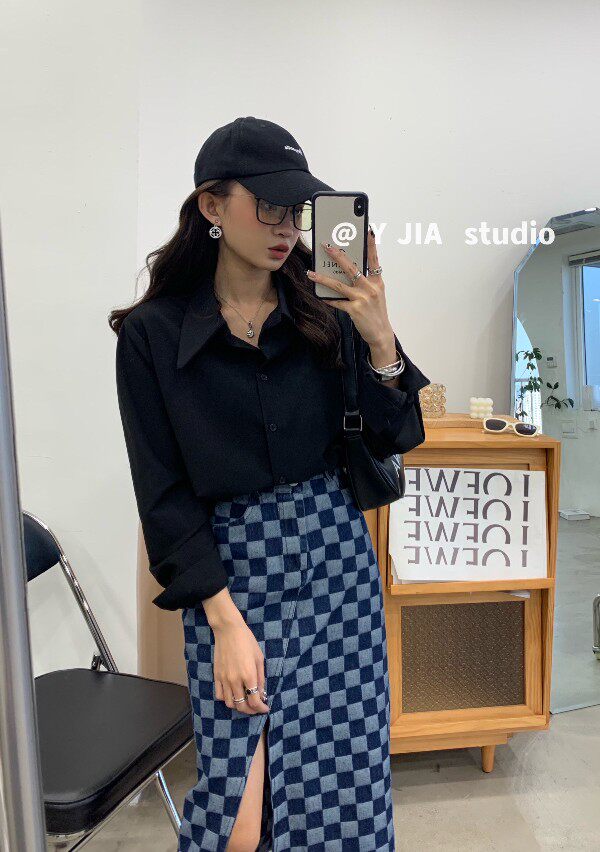 早春百搭设计感小众衬衫+复古直筒高腰棋盘格牛仔半套装女