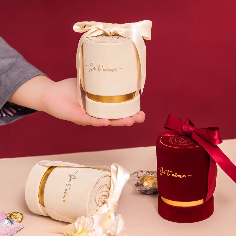 2025新款喜糖盒高级感免折叠喜糖盒纯色丝绒烫金字体含糖创意婚礼