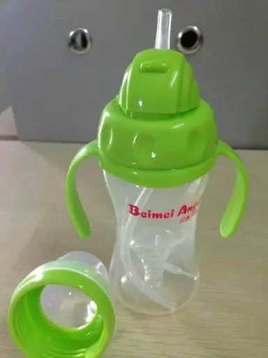 奶瓶饮水两用杯能满足宝宝不同阶段的需求，一瓶两用！实体价：52元