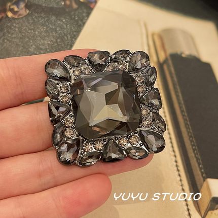 轻奢重工爆闪镶钻纽扣貂皮大衣帽子配件装饰扣西服外套礼服金属扣