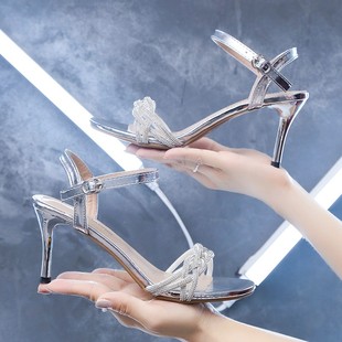 仙女风时尚水钻露趾凉鞋女夏2023新款春大东性感一字扣细跟高跟鞋