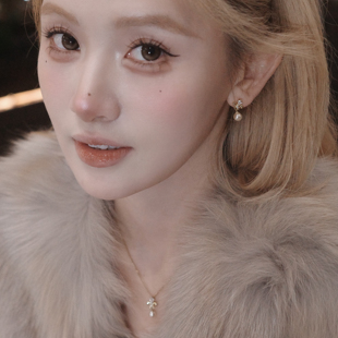 hucares 「鸢尾珠珠」轻奢高珠感鸢尾花项链耳钉套装～有耳夹