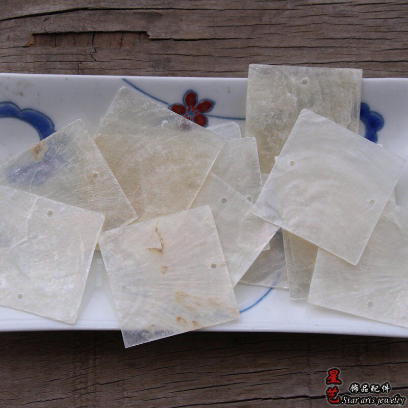 40mm天然镜贝正方形薄片 半透明贝壳吊坠对孔灯饰帘子场景装饰diy