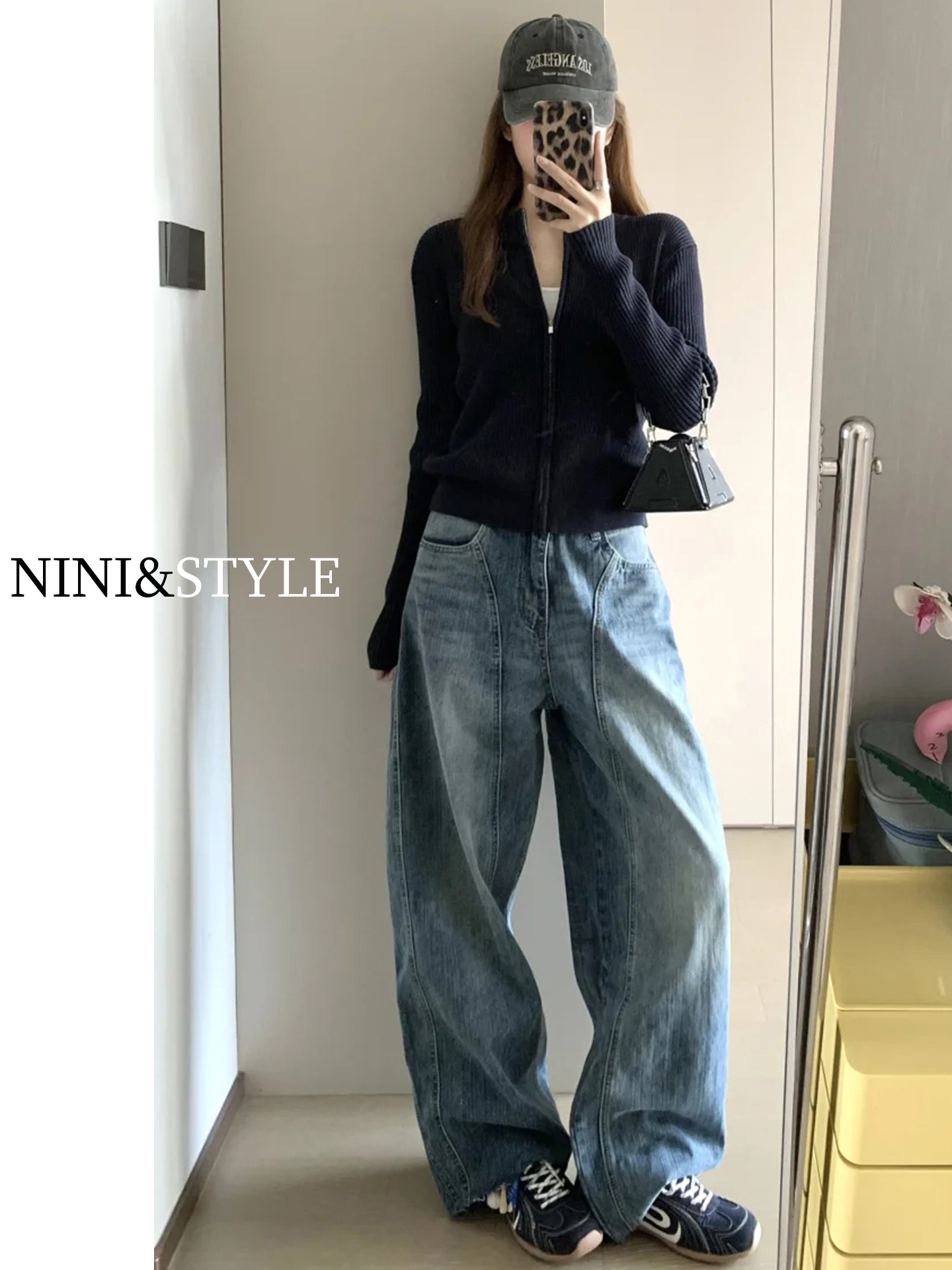 American Retro Scimitar-Style Wide-Leg Fleece-Lined Jeans for Women, 2025 Autumn and Winter New High-Waisted Loose Slimming Straight-Leg Pants