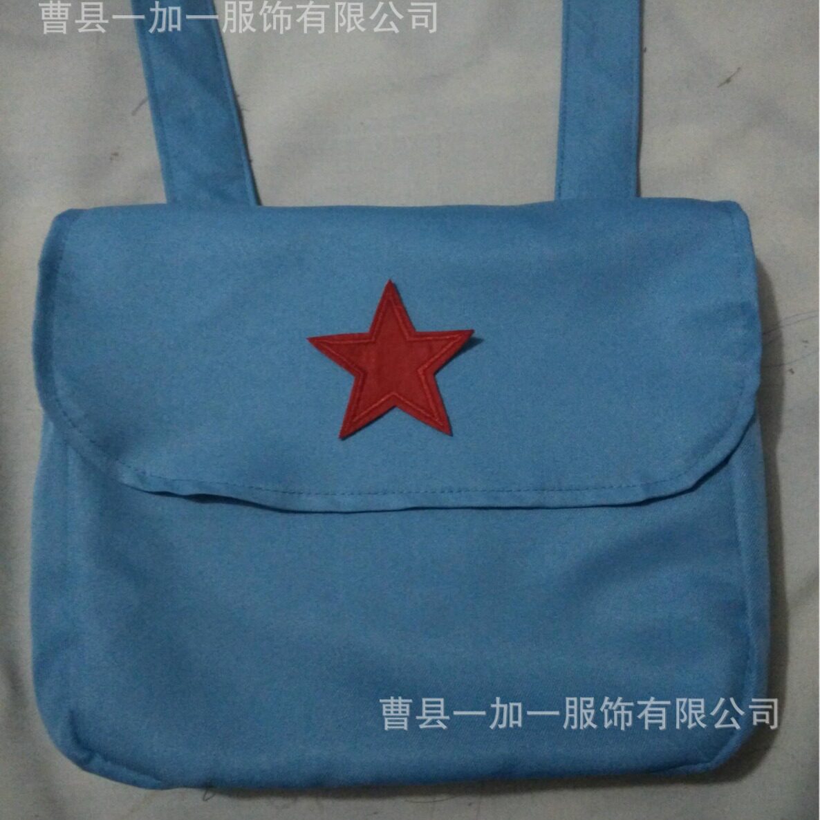 单肩斜挎雷锋五角星复古军绿包
