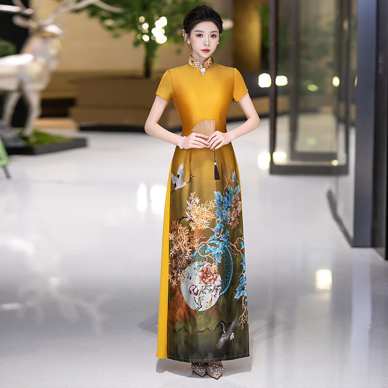 黄色优雅走秀旗袍女复古改良版立领短袖连衣裙旗袍长裙中国风图案