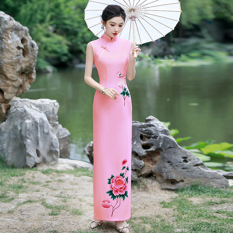 2026新款改良版旗袍新中式敬酒服晨袍走秀表演礼服车衣裙红粉礼服