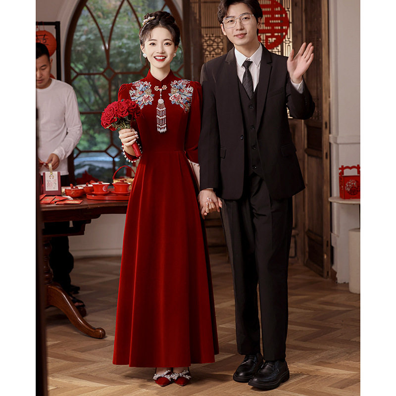 新中式旗袍敬酒服新娘订婚结婚晚礼服红色2026新款丝绒长袖女装
