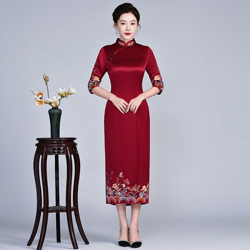 刺绣旗袍2026新款妈妈敬酒服红色感喜婆婆婚宴装结婚礼服春秋季