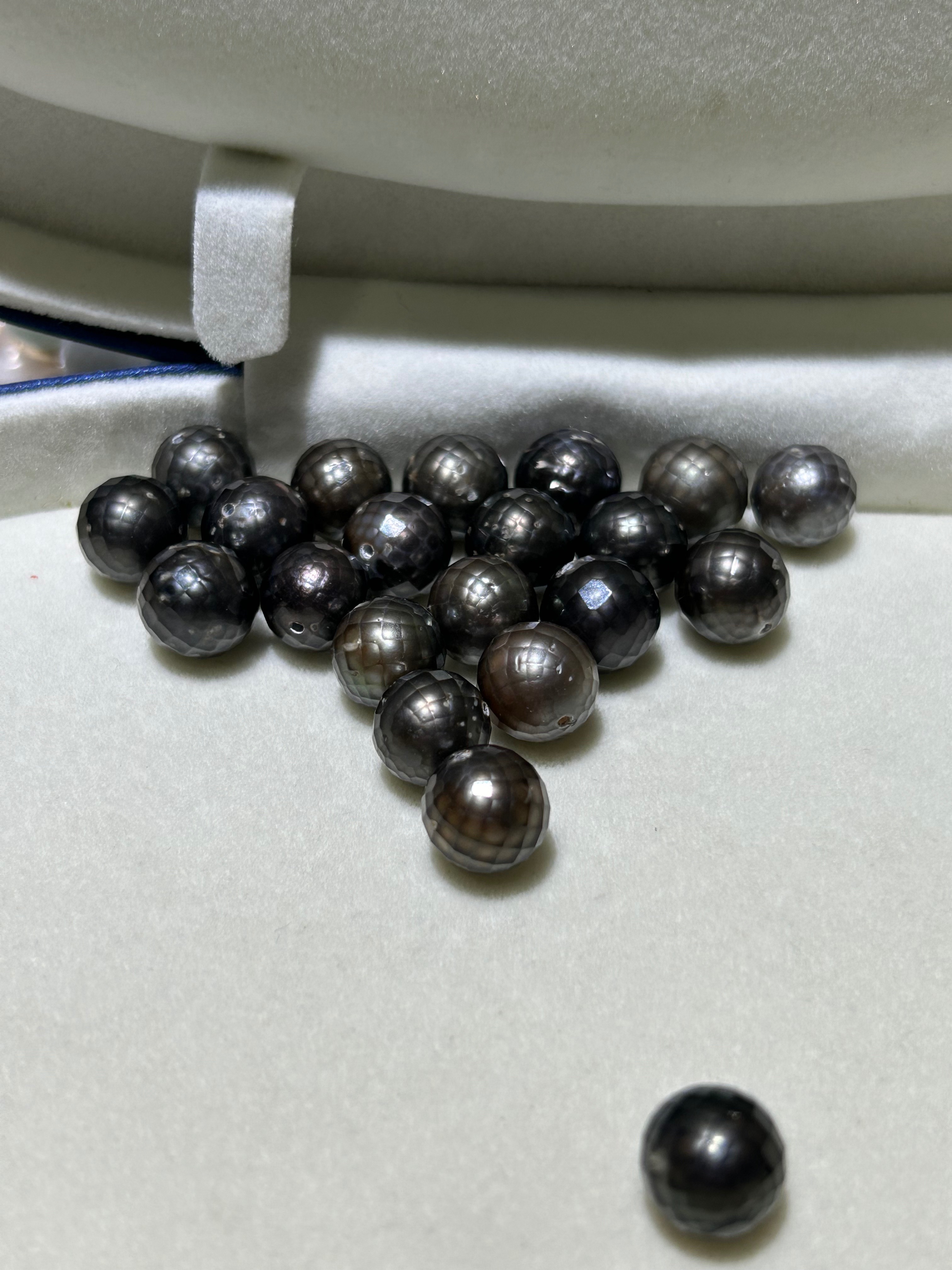 水之泪天然海水大溪地华珍珠圆形钻石切面10-11mm半孔有瑕diy裸珠