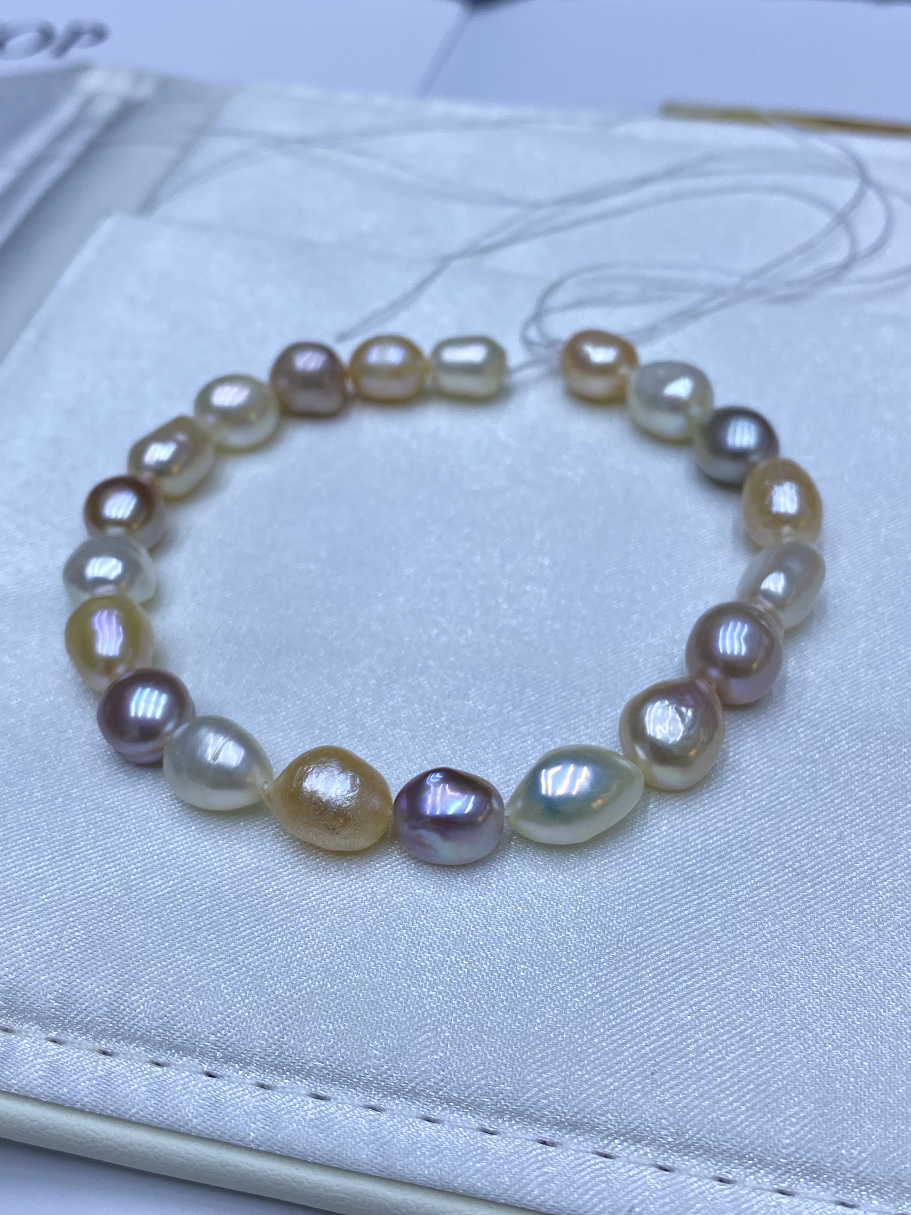 水之泪天然淡水无核珍珠手链8-9mm混彩糖果竖孔巴洛克不规则弹力