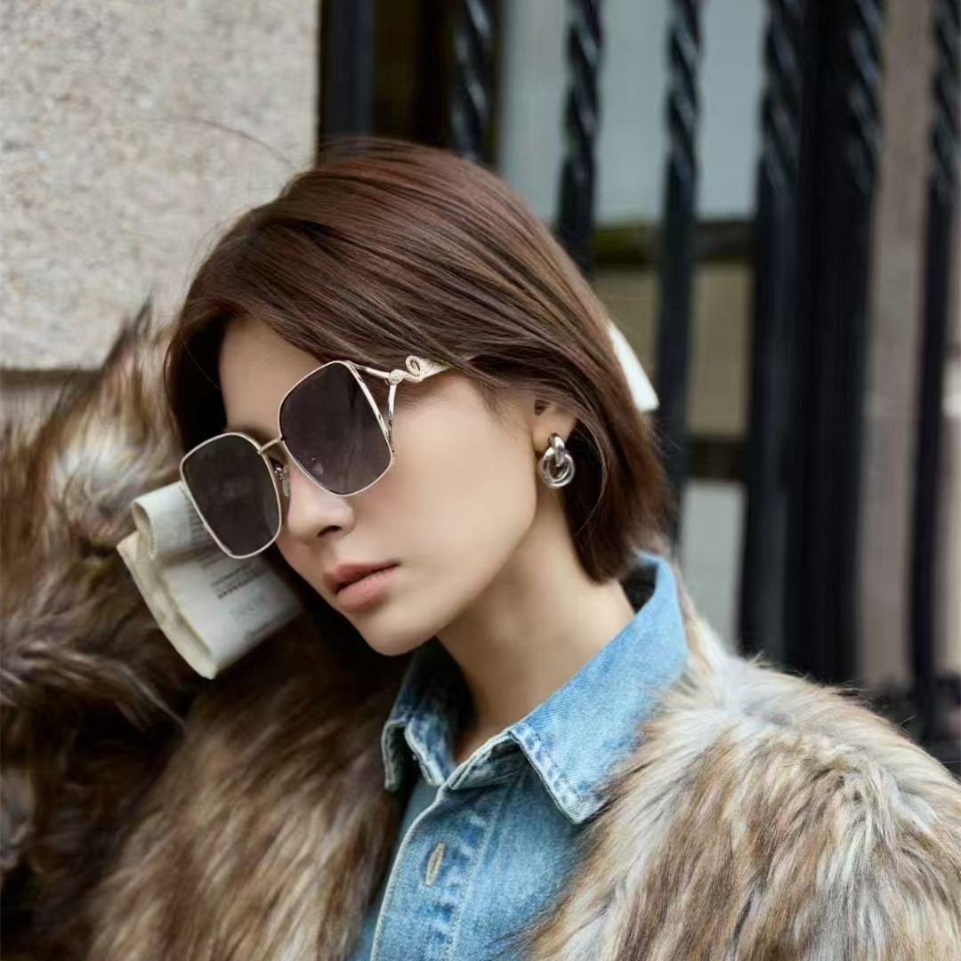 2025新款女士高级感偏光太阳镜大气镶钻优质舒适防紫外线金属墨镜