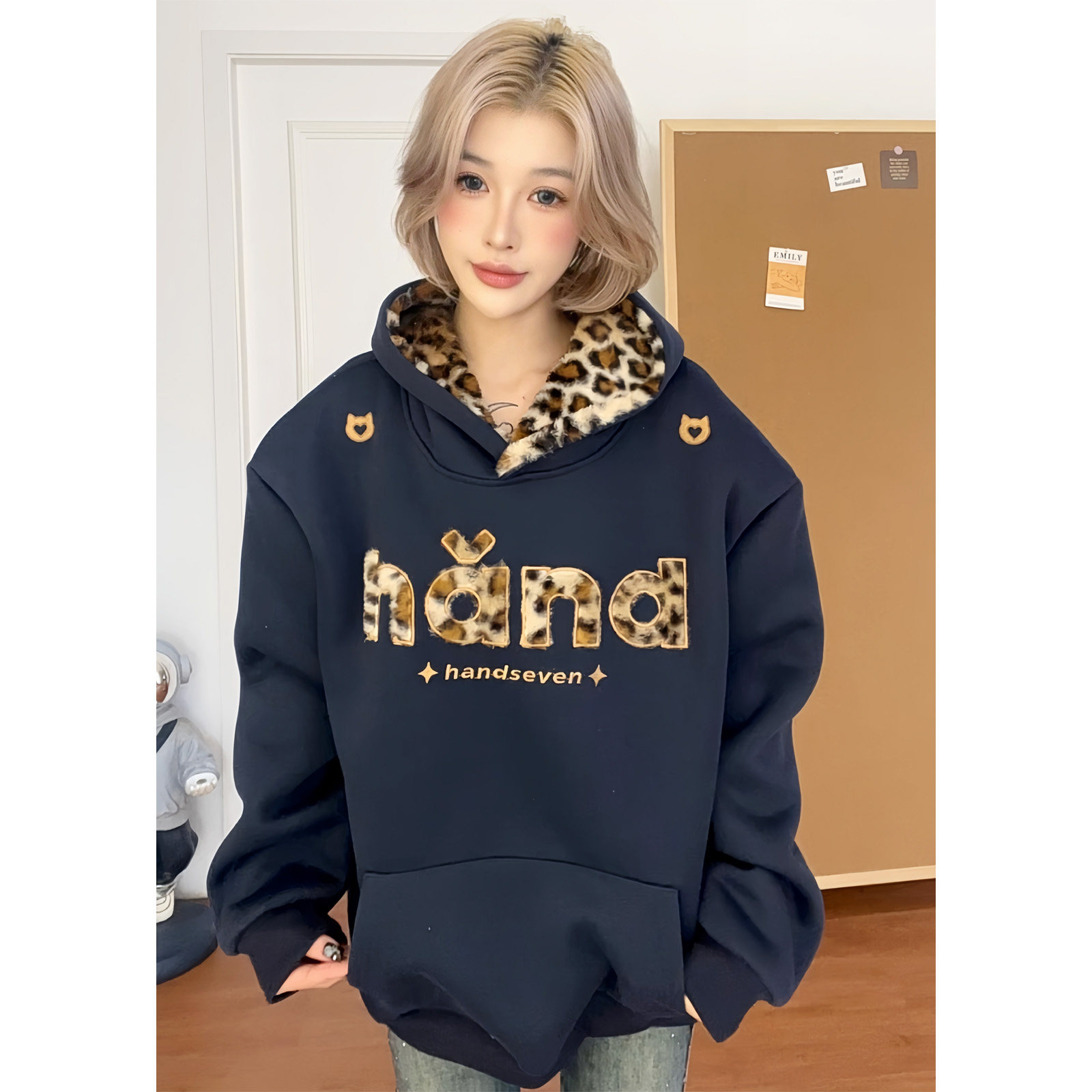 HandSeven复古刺绣字母连帽卫衣