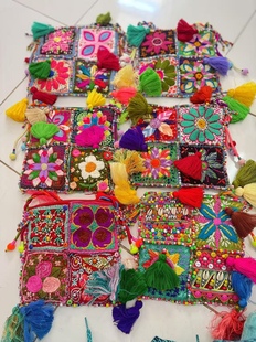 夏萨珑！进口 泰国大叔家重工米珠刺绣拉链流苏粽子包斜挎手提包