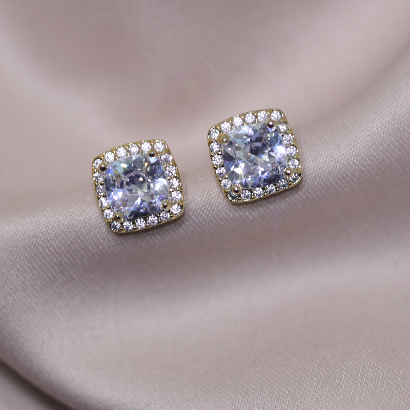 淡金色小巧风公主方微镶钻纯银针