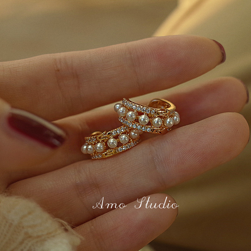 AMO人造珍珠圆圈耳环女复古温柔