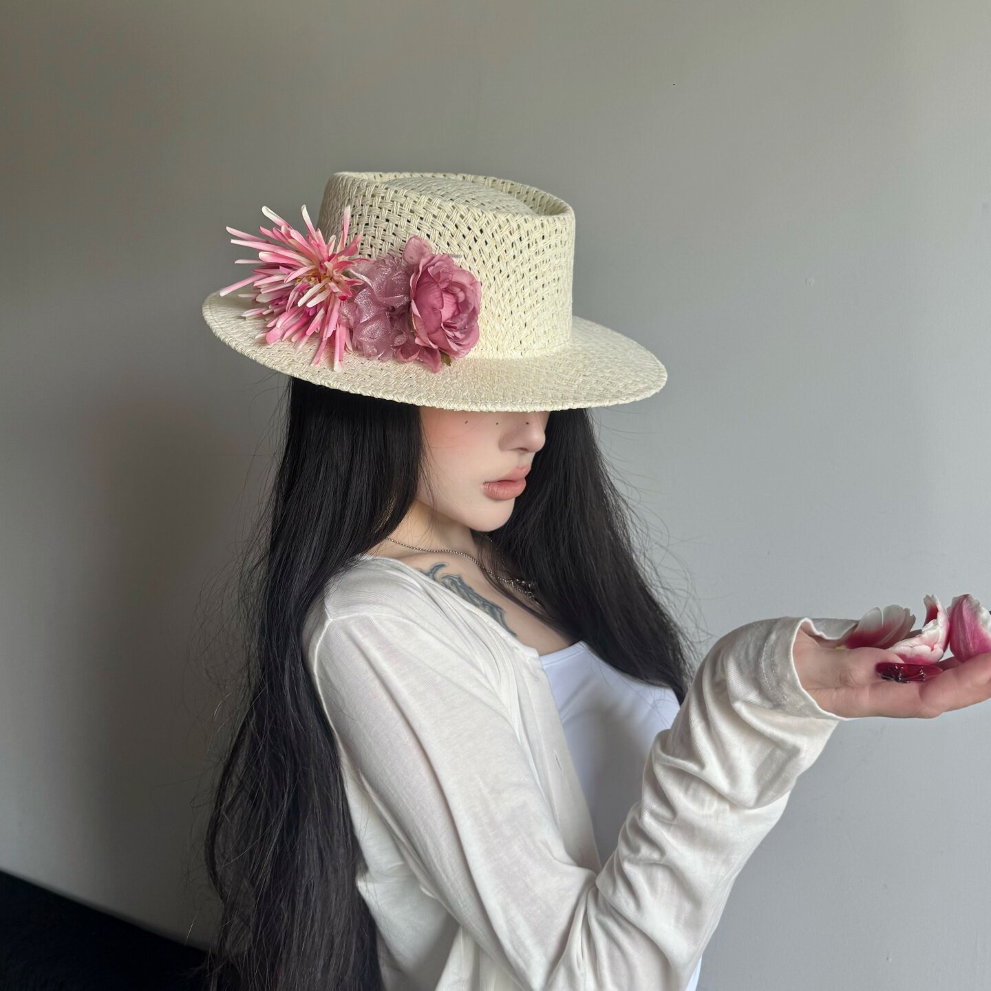 法式优雅度假风粉色花朵镂空凹槽棉麻草帽女夏天海边沙滩遮阳帽子