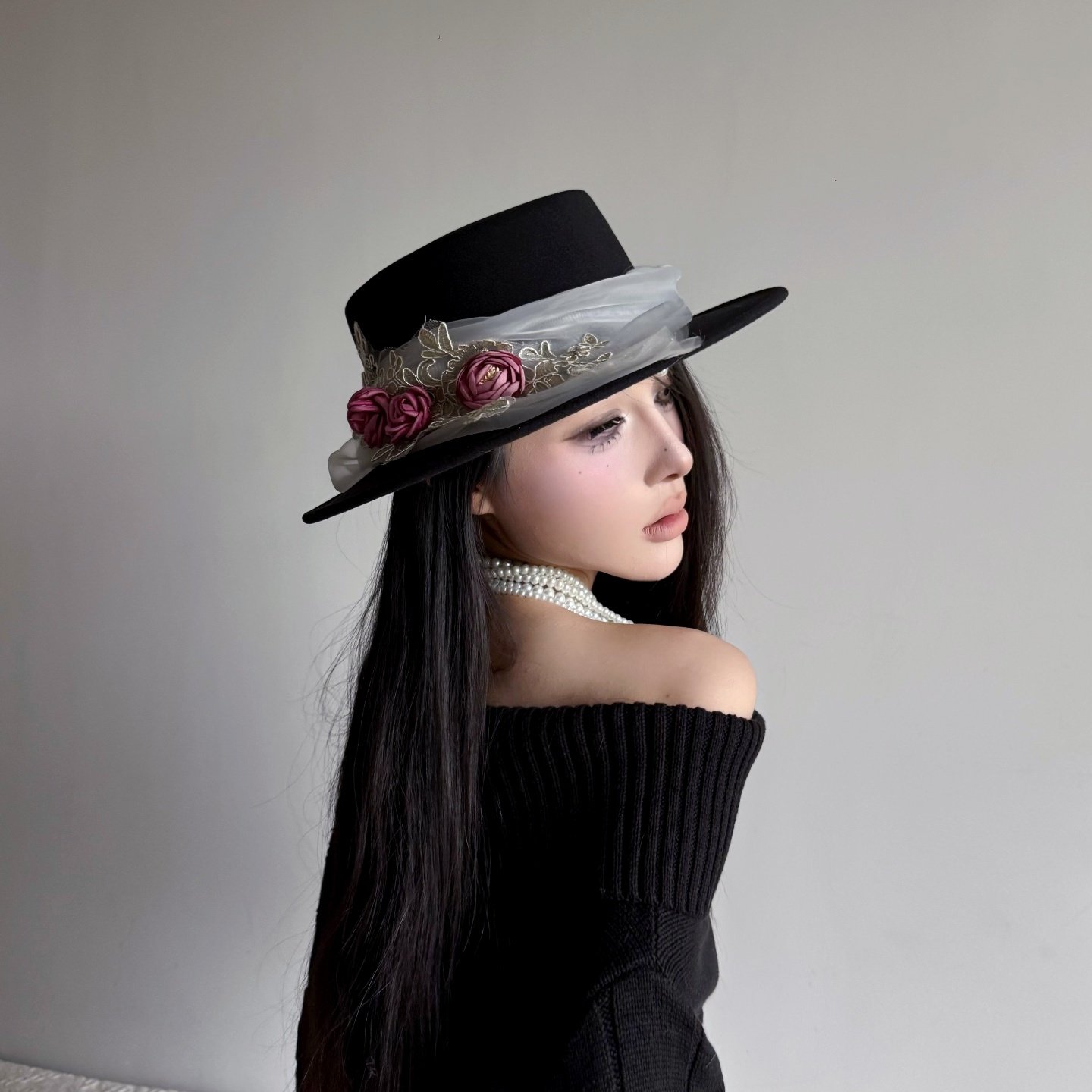 原创蕾丝玫瑰花网纱仿毛呢平顶帽女秋冬氛围感拍照法式新娘礼帽子