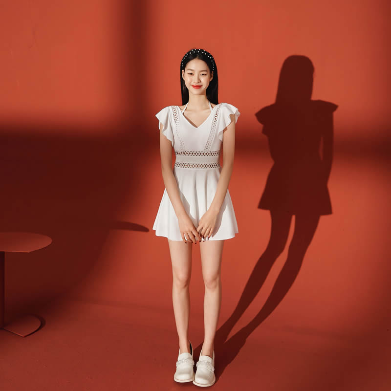 少年齐少女保守连体泳衣