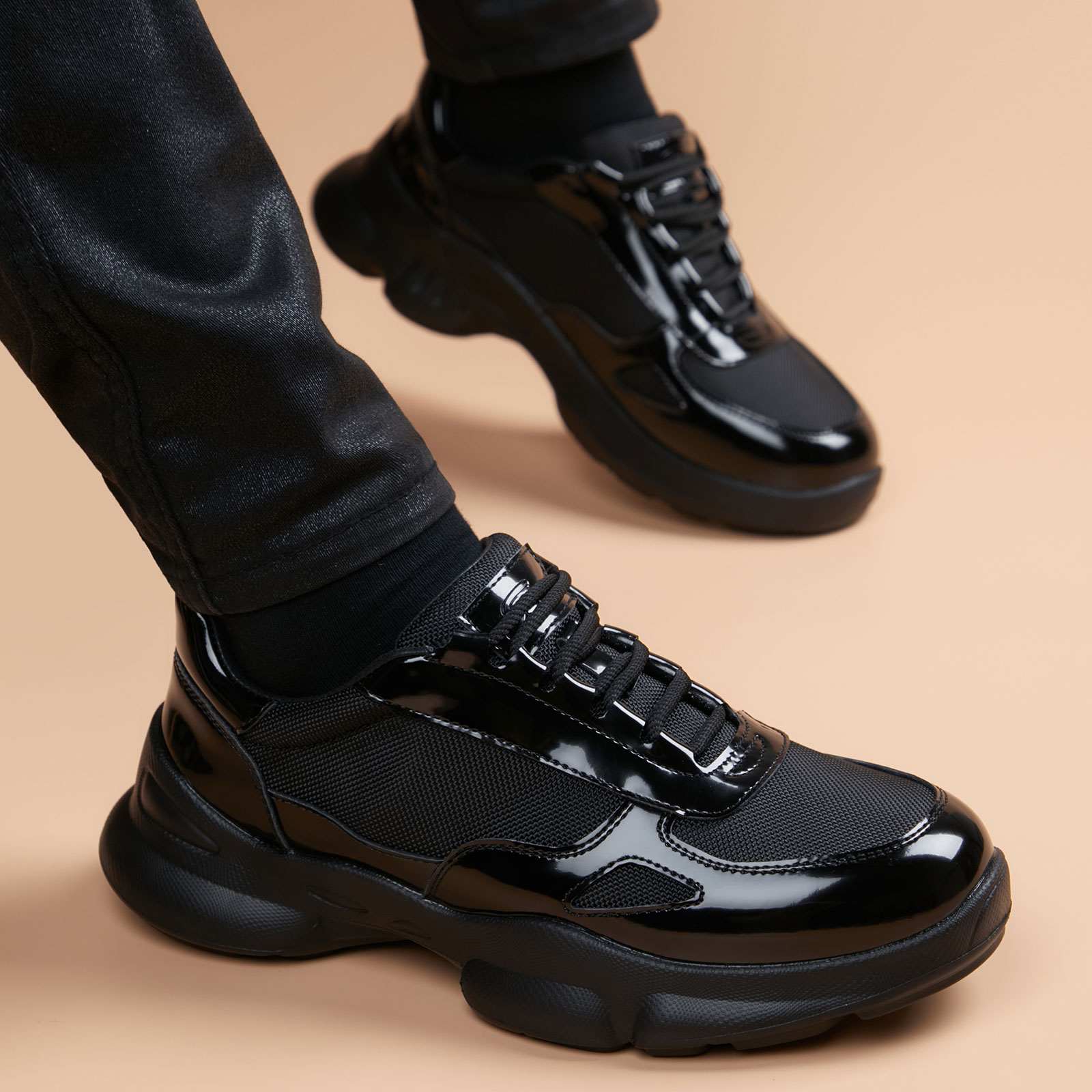 爆款潮流运动风软底休闲皮鞋