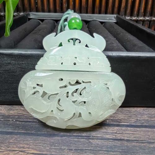 和田玉镂空香囊吊坠富贵花开挂件玉佩玉石玉项链首饰玉坠女款吊坠