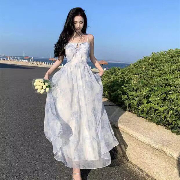 法式超好看的露肩收腰A字连衣裙2026夏季初恋风吊带雪纺裙女露背