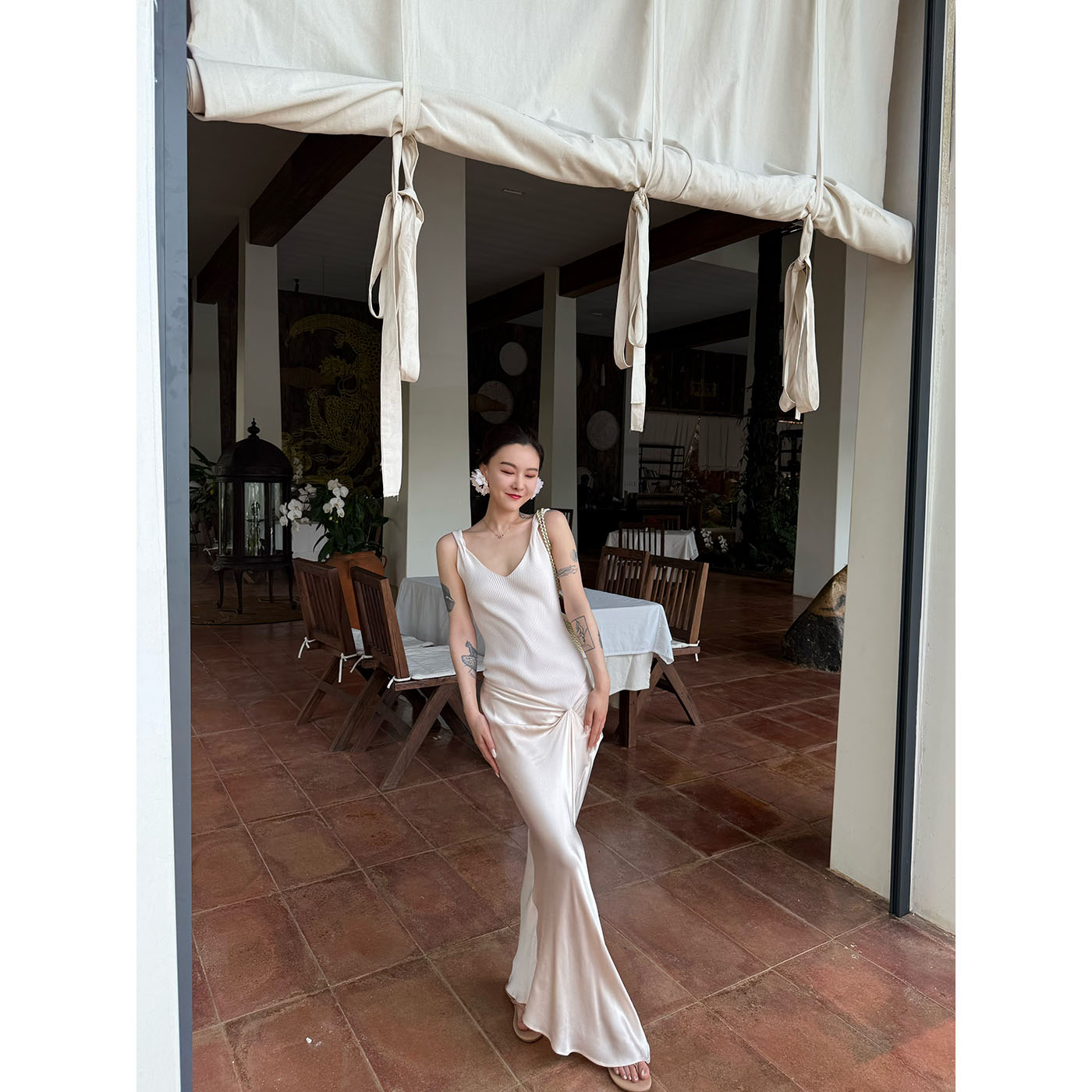 DUO智仙生 黑标 月桂树下的女神针织拼接绸缎褶饰香槟连衣裙