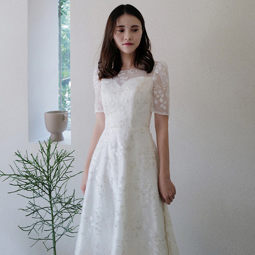 韩国蕾丝显瘦复古风旅拍婚纱礼服