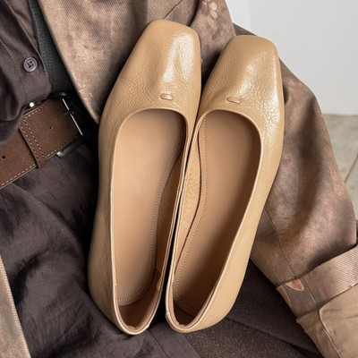 简约头浅口软皮低跟不累脚奶奶鞋