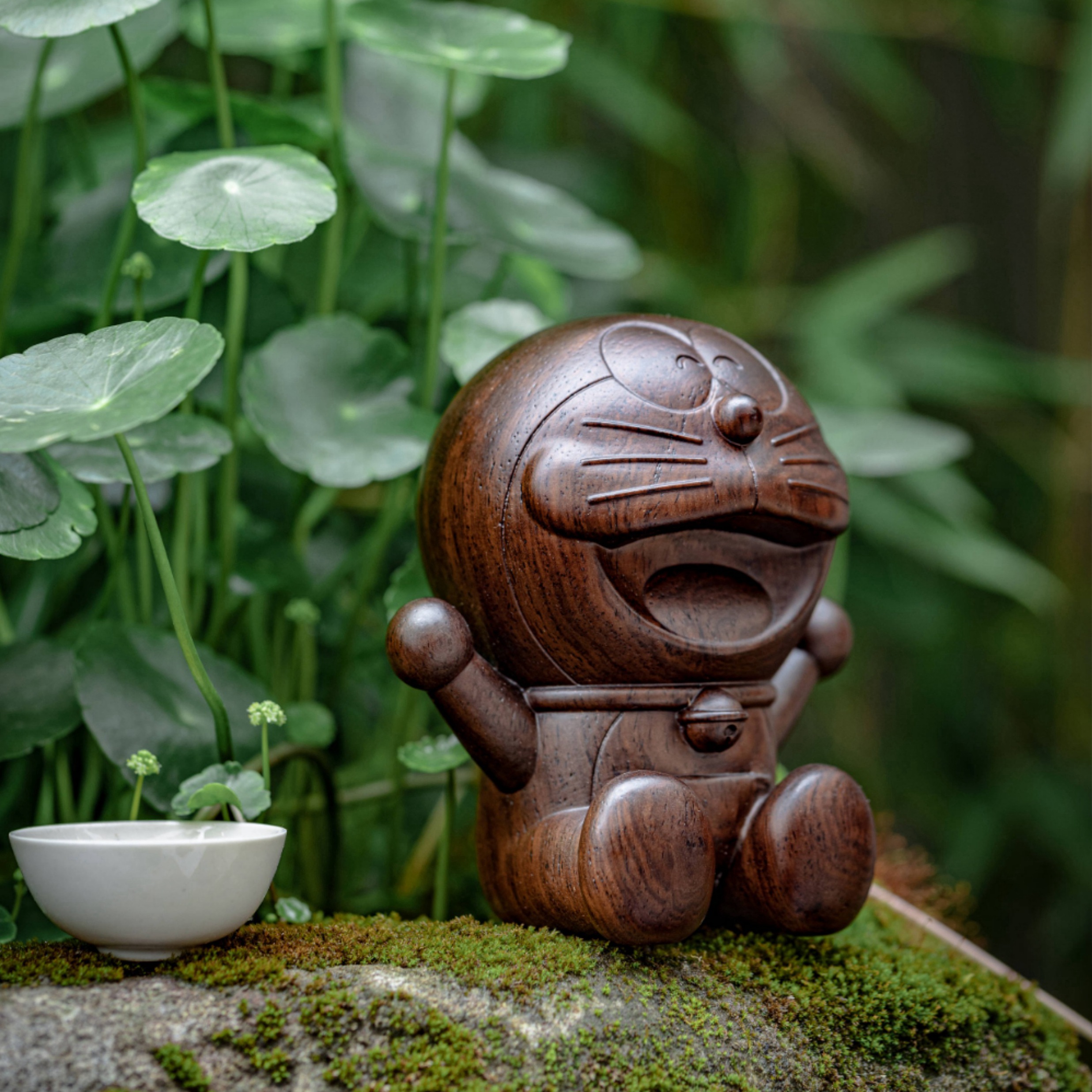 美光站哆啦A梦黑檀木摆件