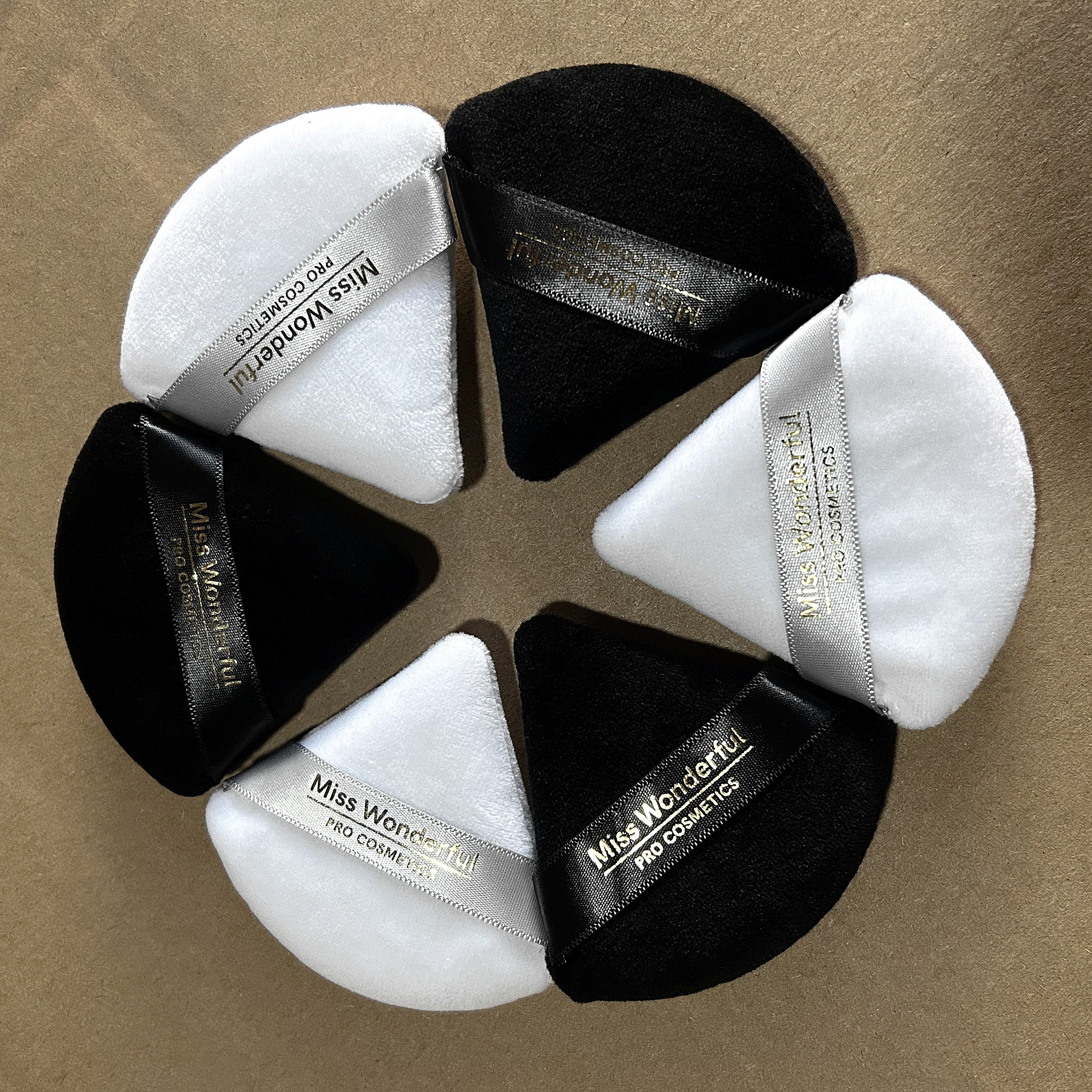 植绒三角形粉扑化妆师短毛纯棉干粉朴定妆工具海绵柔软国外同款