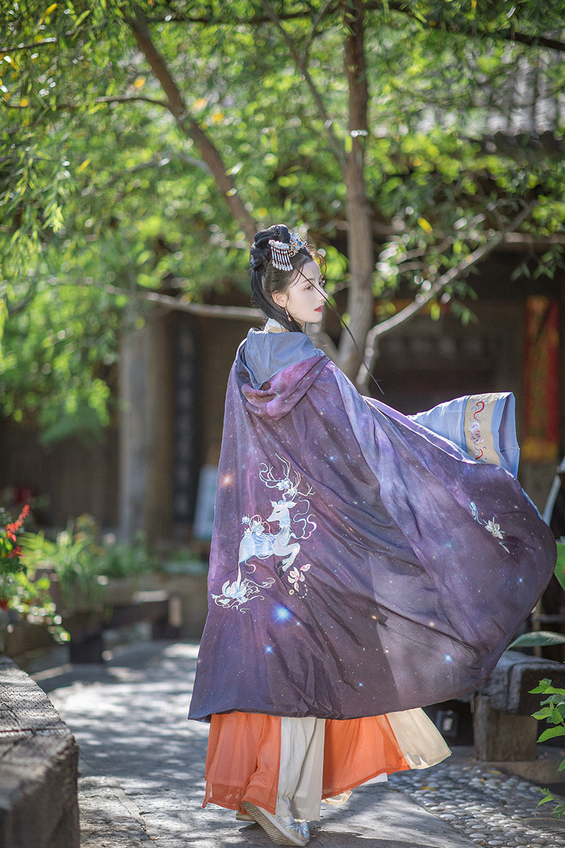 兮织锦一鹿星辰原创正品汉服斗篷外套女重工刺绣长款中国风秋款