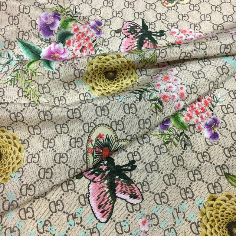 古奇风字母花印花 宽幅双绉真丝面料 夏季桑蚕丝绸连衣裙时装布料