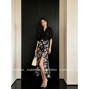 Gardenia 法式轻奢度假风黑色雪纺衬衫女气质玫瑰碎花半身裙套装