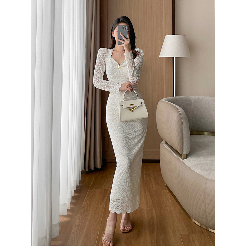 蕾丝绝美轻奢名媛风方领包臀裙