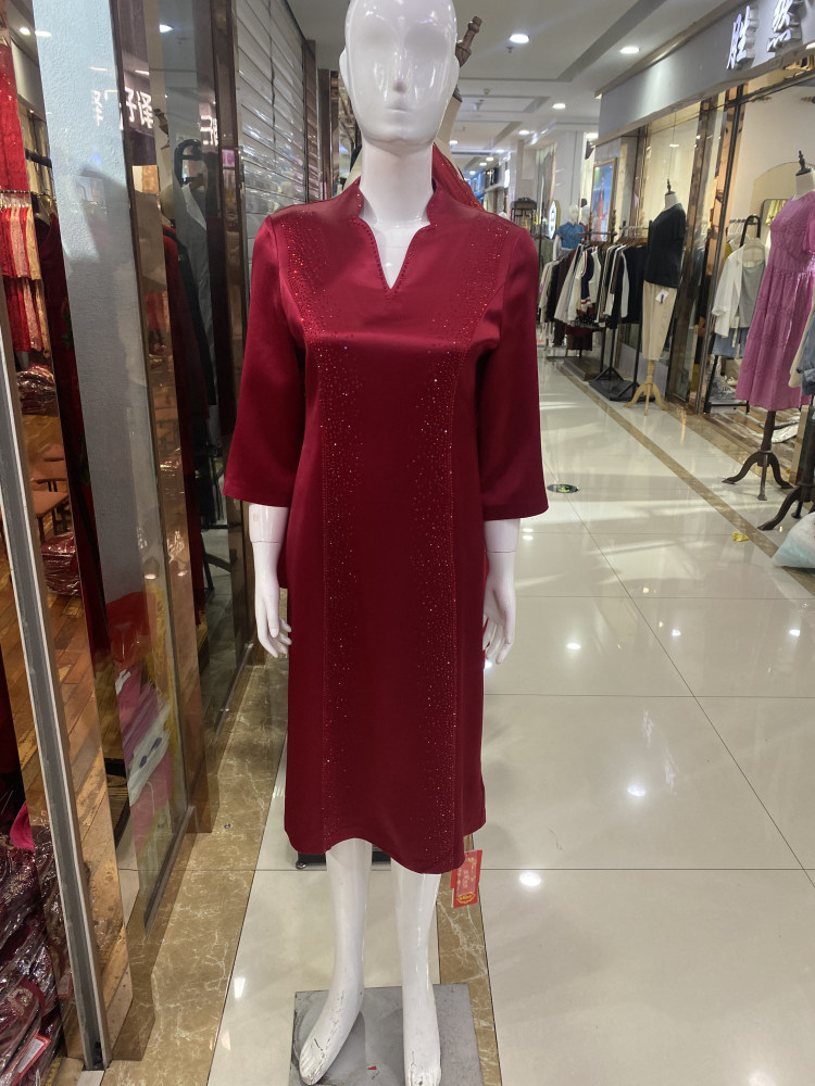 妈妈婚宴礼服改良版旗袍洋气