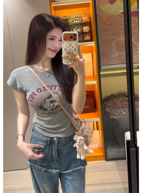 多巴胺穿搭灰色正肩冰丝针织猫咪短袖T恤女夏季修身显瘦短款上衣