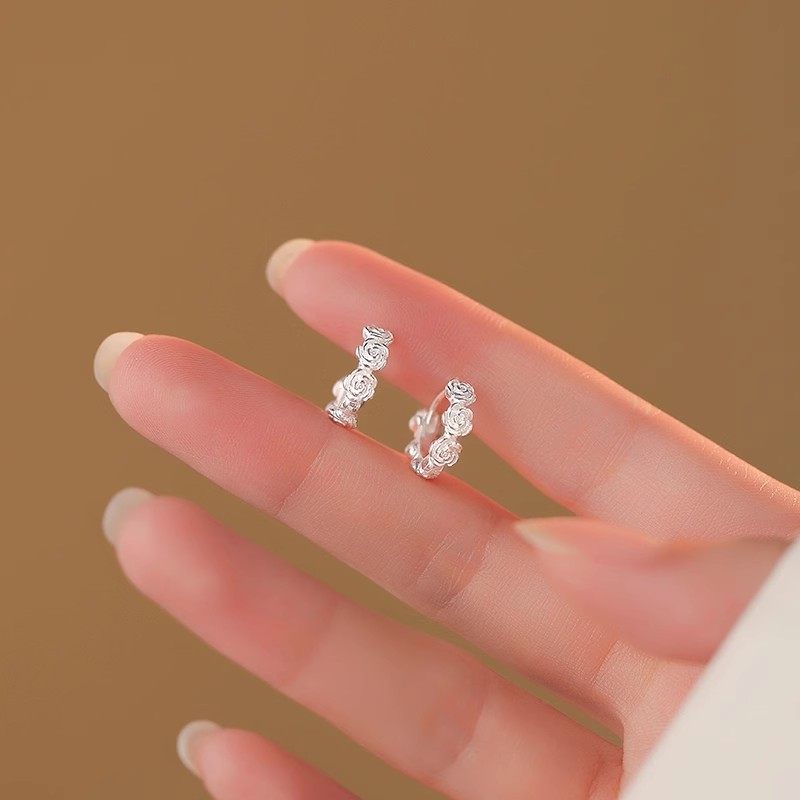 纯银玫瑰花设计耳环女甜美森系耳圈优雅精致花朵百搭养耳免摘耳扣