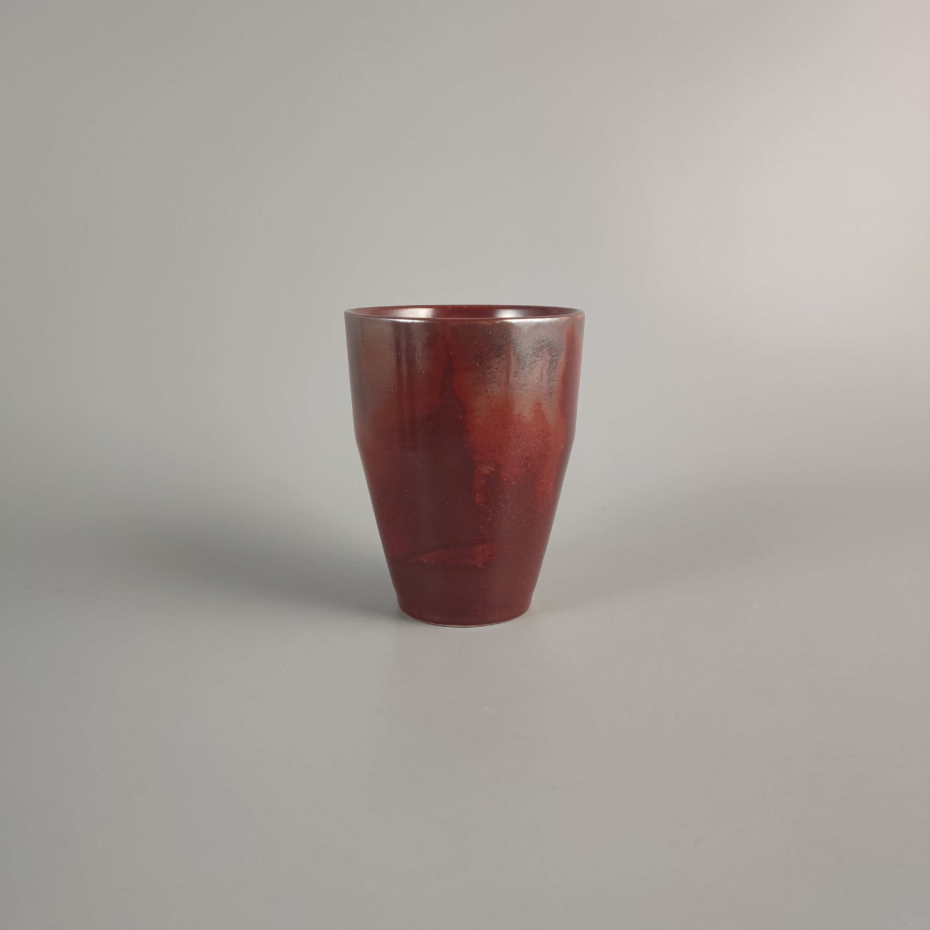 外贸出口尾单瑕疵陶瓷餐具日式复古窑变釉铁锈红水杯无把汤吞茶杯