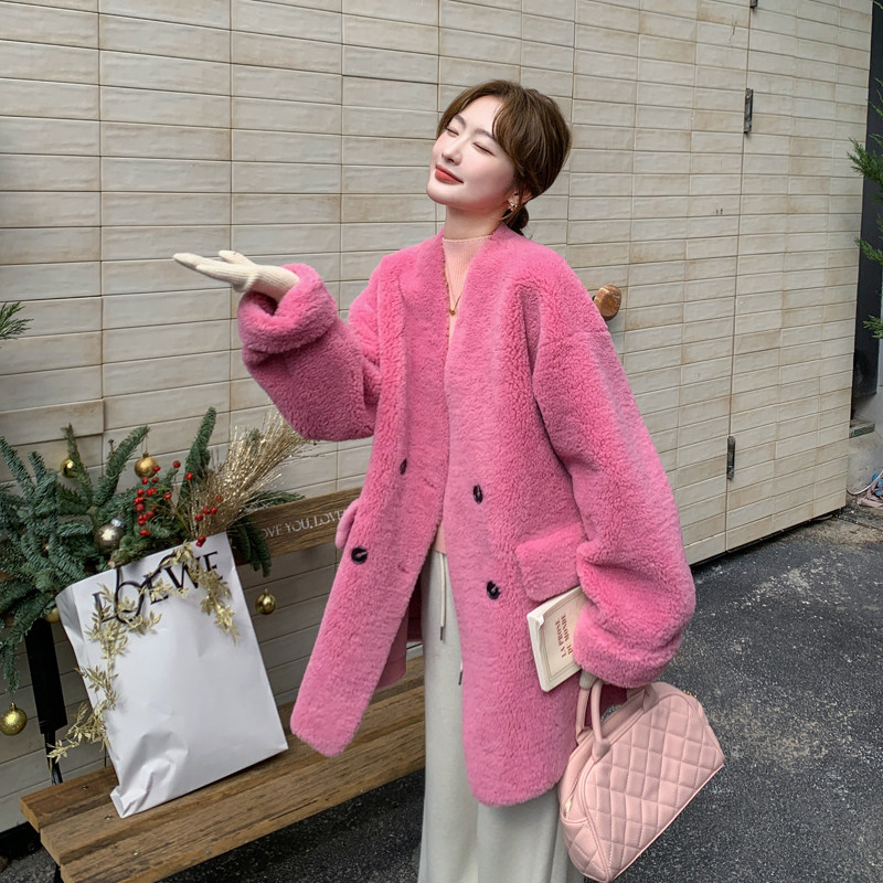 玫粉色皮毛一体羊羔毛外套女秋冬2025新款小香风女神范超好看,女装短外套,浙宝128A