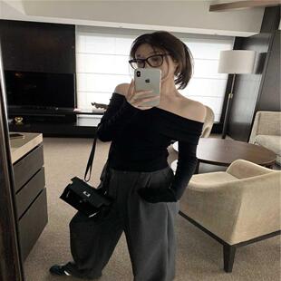 杏色一字肩软糯针织衫女秋季长袖紧身打底衫辣妹性感露肩短款上衣