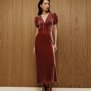 归己/reformation丝绒V领短袖连衣裙鱼尾长裙收腰显瘦