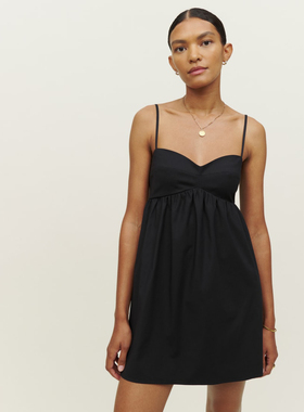 归己度假v领吊带连衣裙气质收腰性感小黑裙短款裙子女