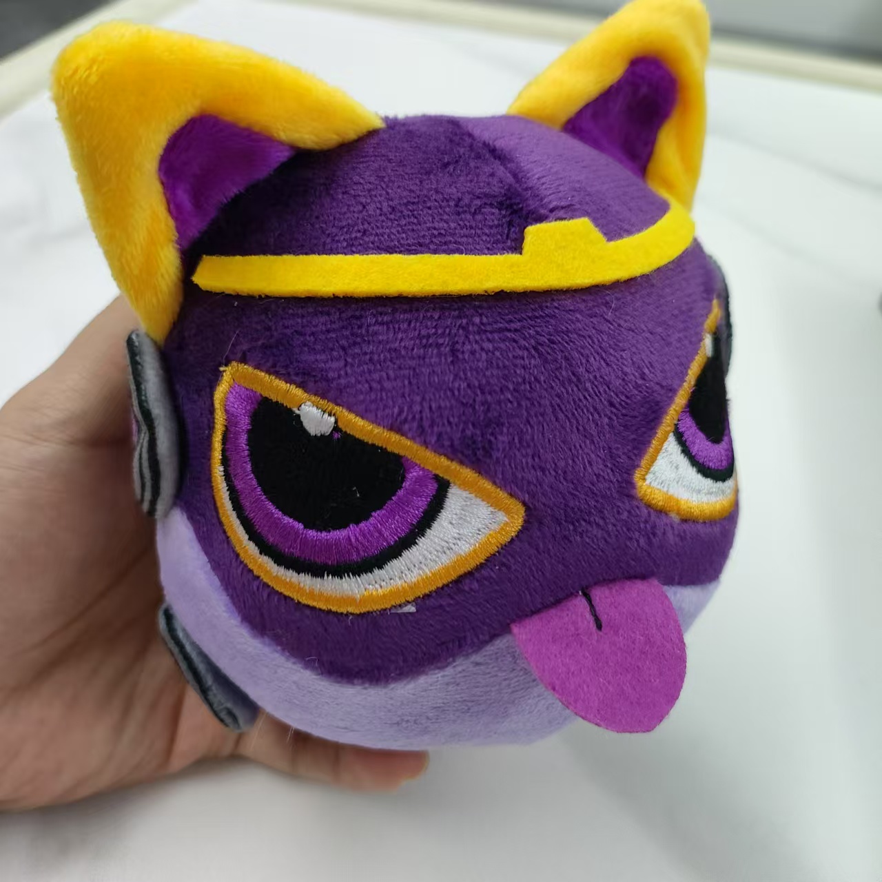 EM：P猫型手雷布偶毛绒公仔