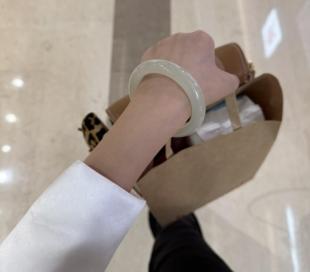 精品和田玉冰种青白玉手镯晴水浅油青水润正圈玉镯小清新气质女款