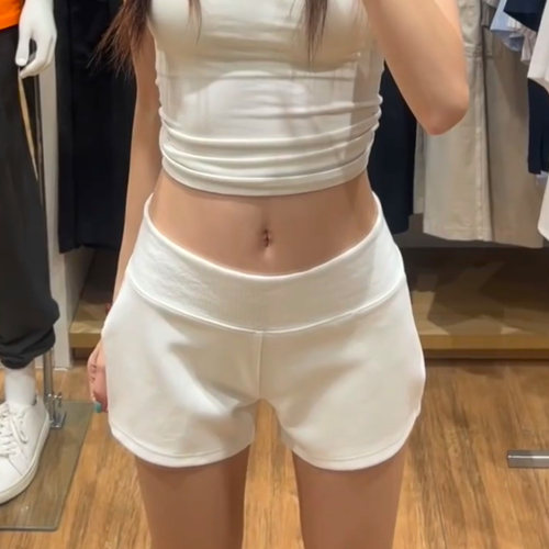 白色运动风低腰短裤女
