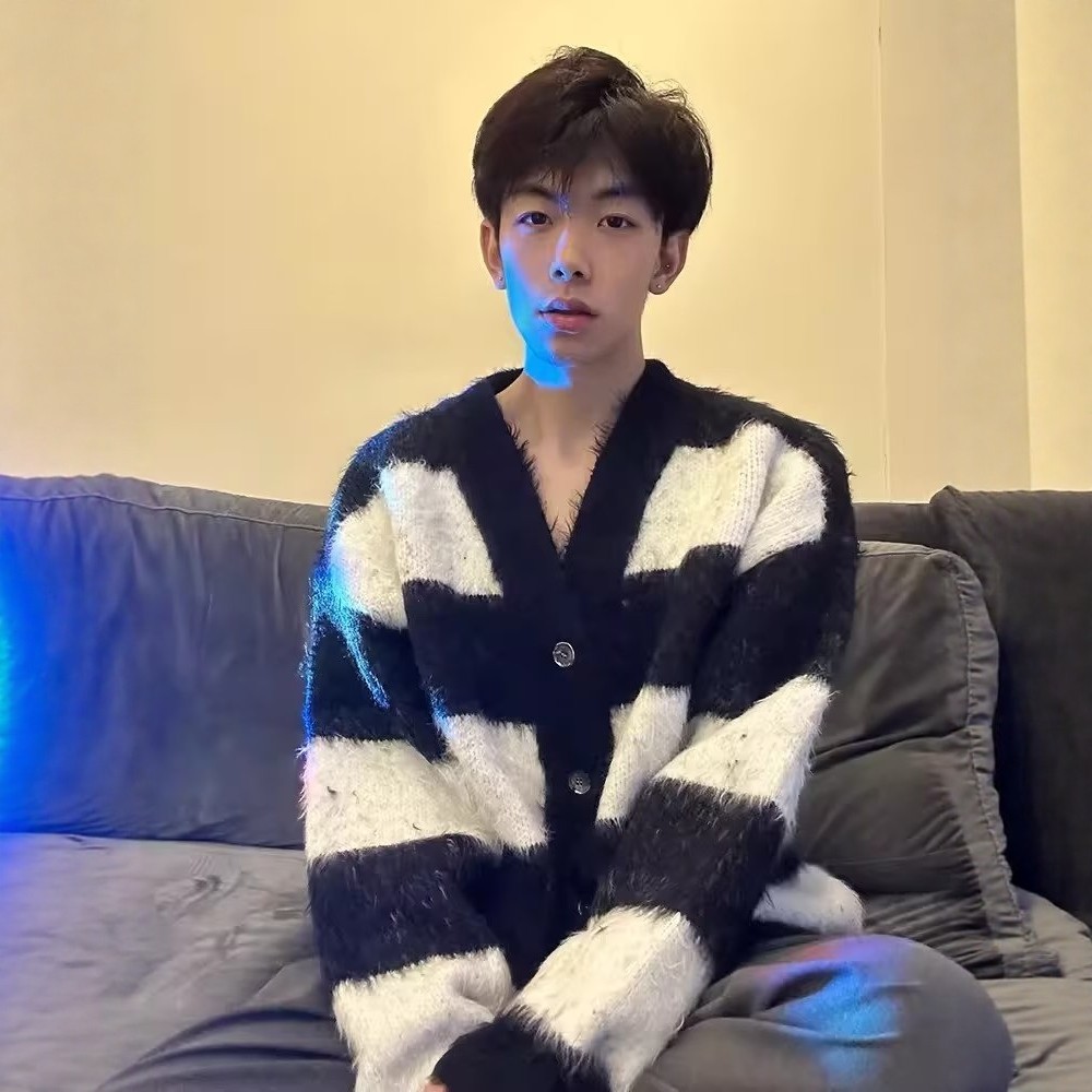 条纹撞色开衫毛衣男冬季潮流宽松